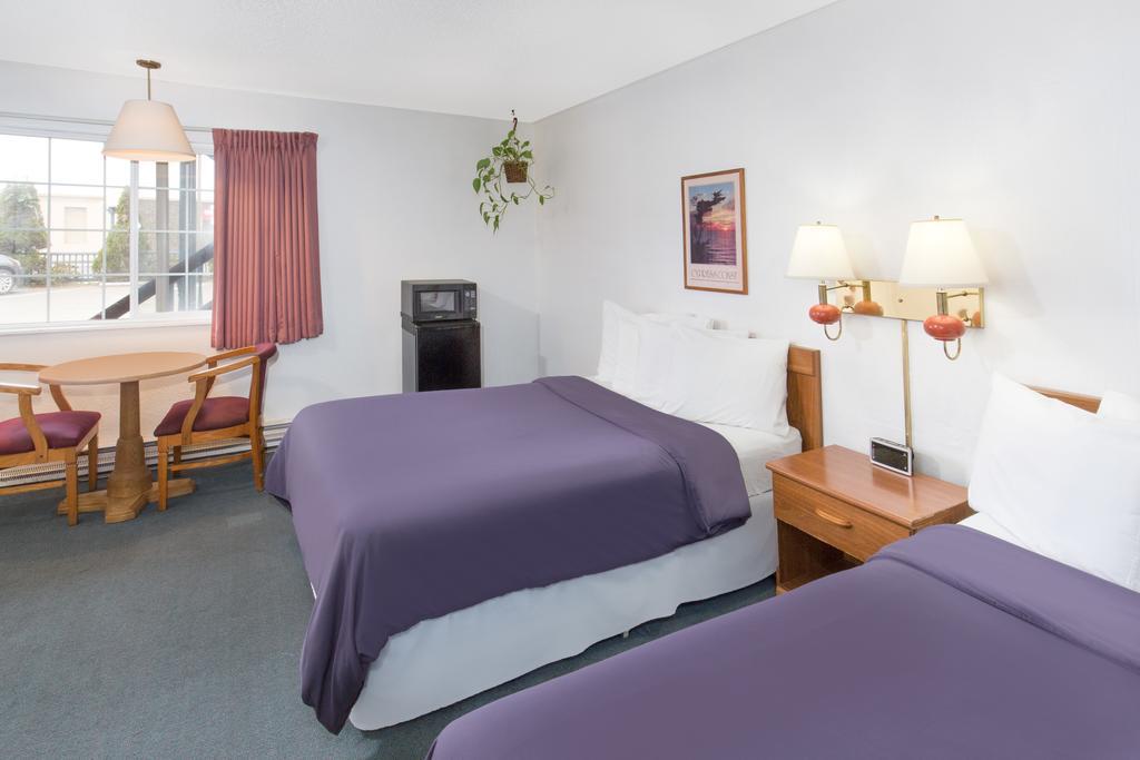 Redwood Inn Кресент-Сити Экстерьер фото